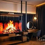 Gondola & فندق