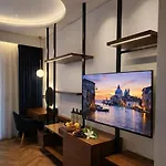 Gondola & فندق تيرانا
