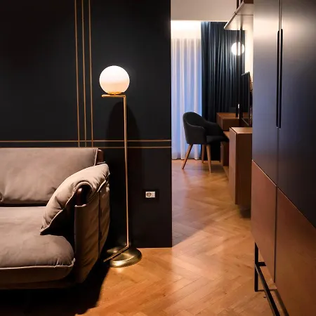 Moncafe Boutique & Tirana