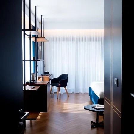 Moncafe Boutique & 4* Tirana