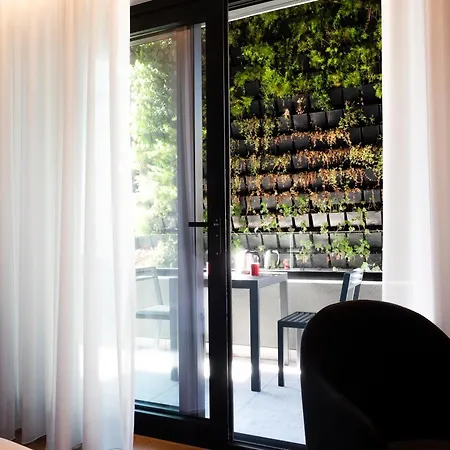 Moncafe Boutique & Hotell 4*