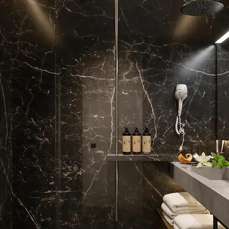 Gondola & 4* Tirana