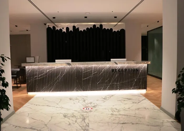 Hotel Gondola & Tirana