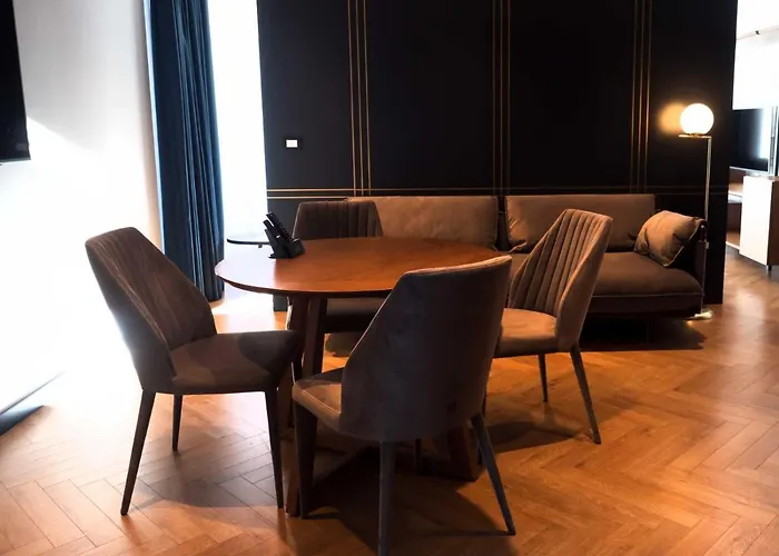 Moncafe Boutique & 4* טיראנה