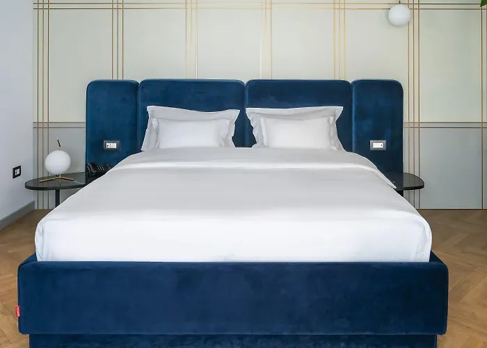 Moncafe Boutique & מלון