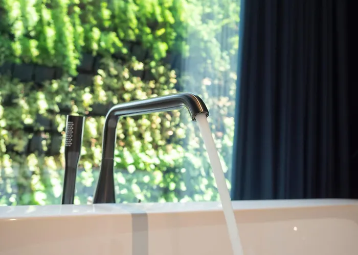 מלון Moncafe Boutique & 4*