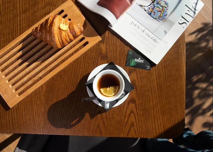 Moncafe Boutique & מלון