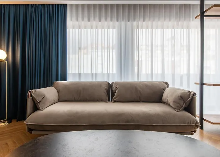 Отель Moncafe Boutique & Тирана