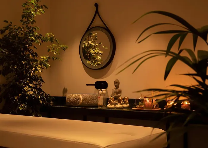 Отель Moncafe Boutique &