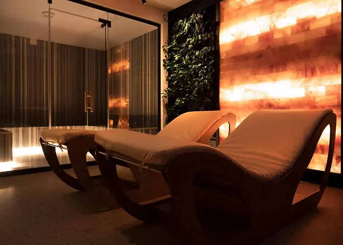 Moncafe Boutique & 4* Тирана