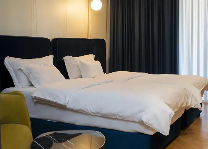 Moncafe Boutique & Тирана