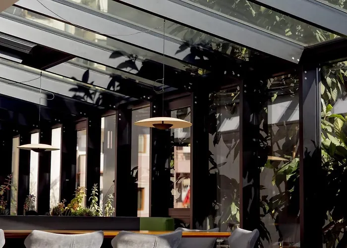 Отель Moncafe Boutique & Тирана