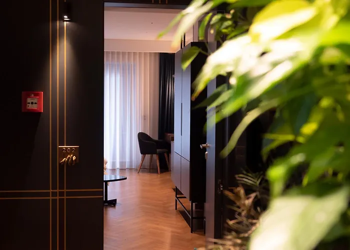 Moncafe Boutique & Отель Тирана